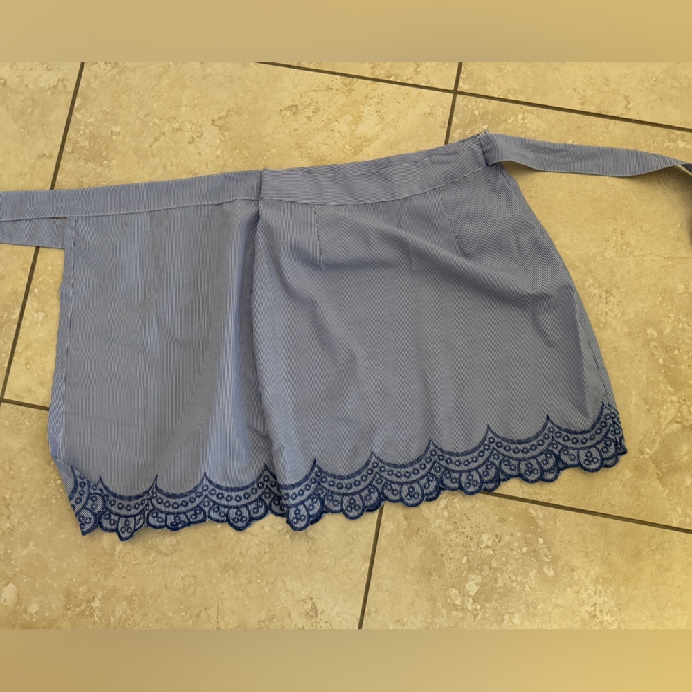 Mini skirt - Picture 2 of 5